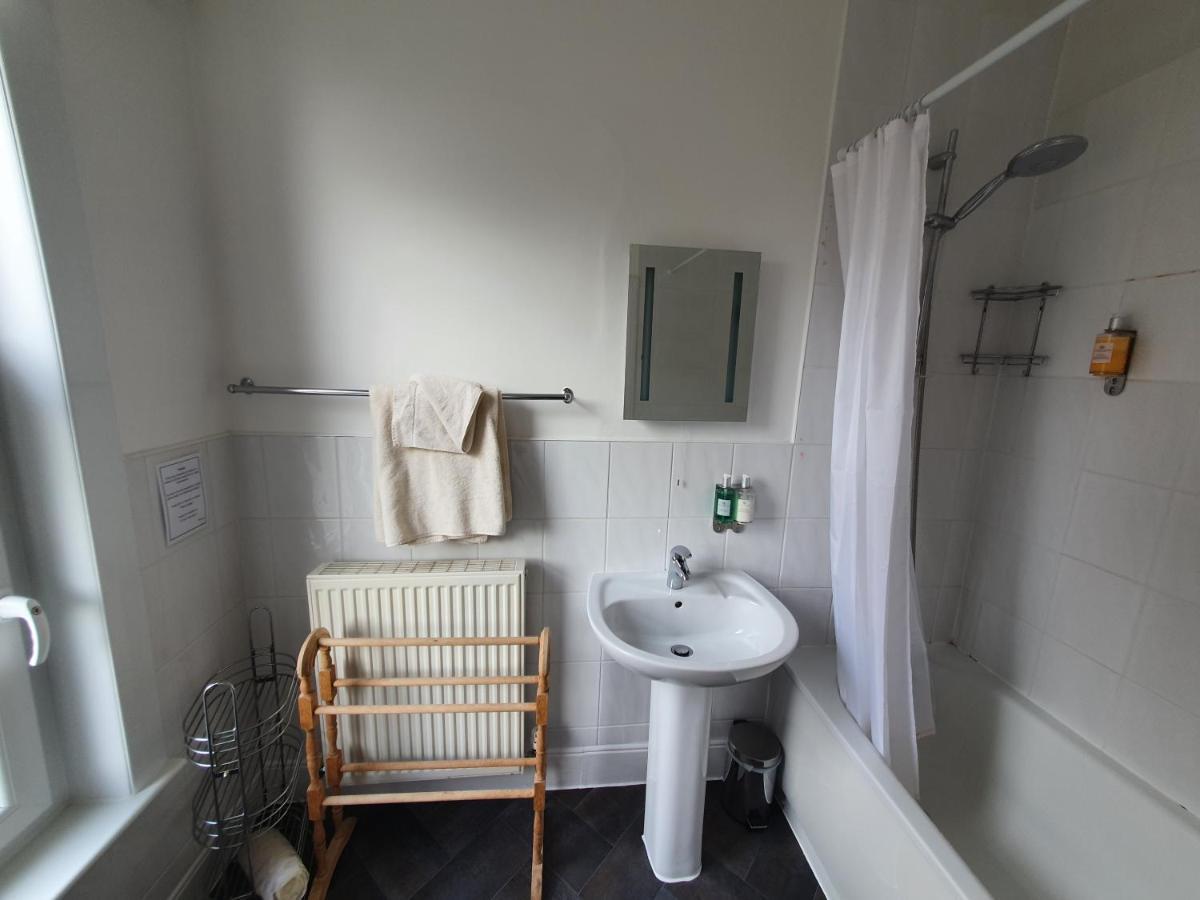 קאסלטון Swiss House B&B מראה חיצוני תמונה